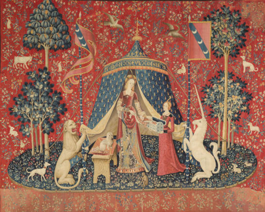 La Dame à la licorne, une tapisserie médiévale exposée au Musée de Cluny, représente une femme noble accompagnée d'une licorne et d'un lion, symbolisant la pureté et la féminité. Cette série de tapisseries est célèbre pour ses riches détails et sa symboli